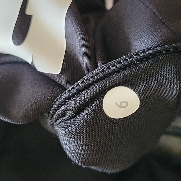 Lululemon All Sport Bra III,with pads, "STRONG" decal, Sz 6, Black, EUC - Picture 4 of 8